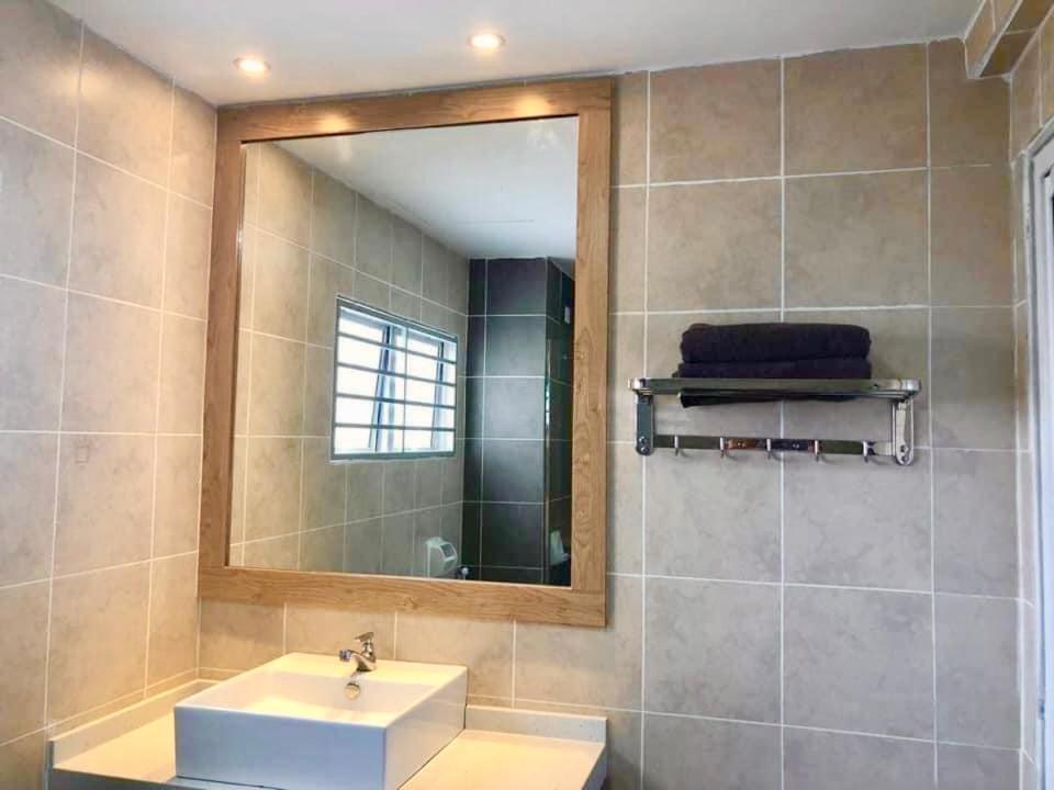 Sofiamuslim Homestay Putrajaya- Near Alamanda Mall & Federal Government Administrative Centre Kompleks Abcdef Eksteriør billede